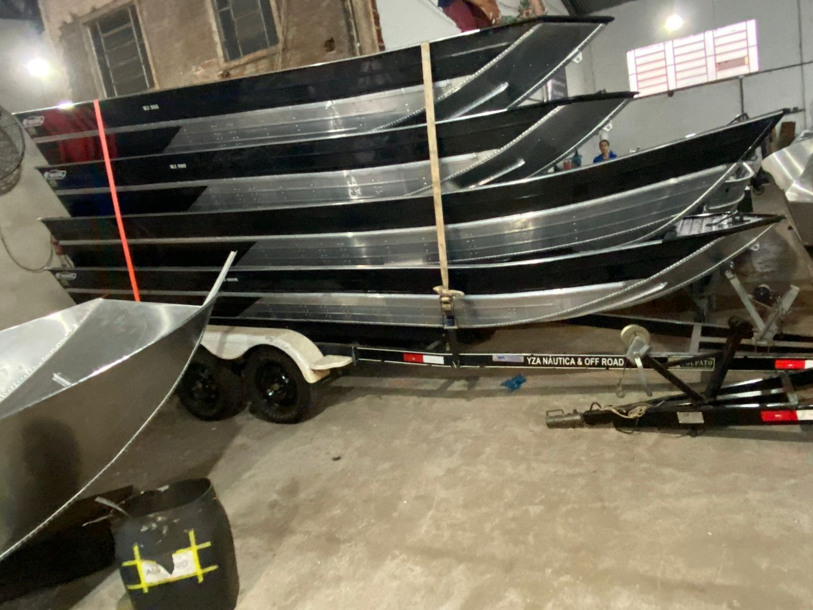 Barco de alumínio modelo 1